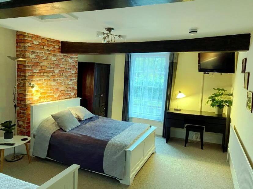 The Dove Inn Micheldever Bagian luar foto