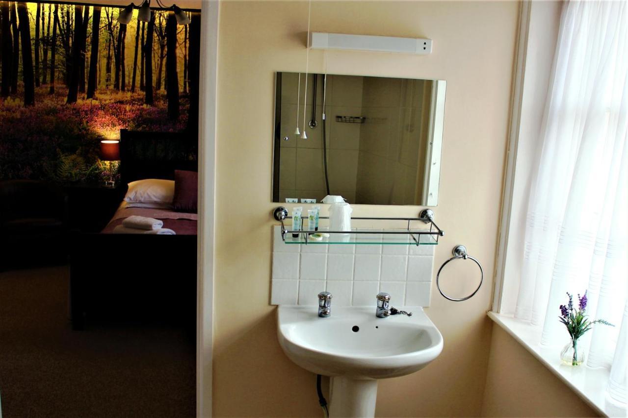 The Dove Inn Micheldever Bagian luar foto